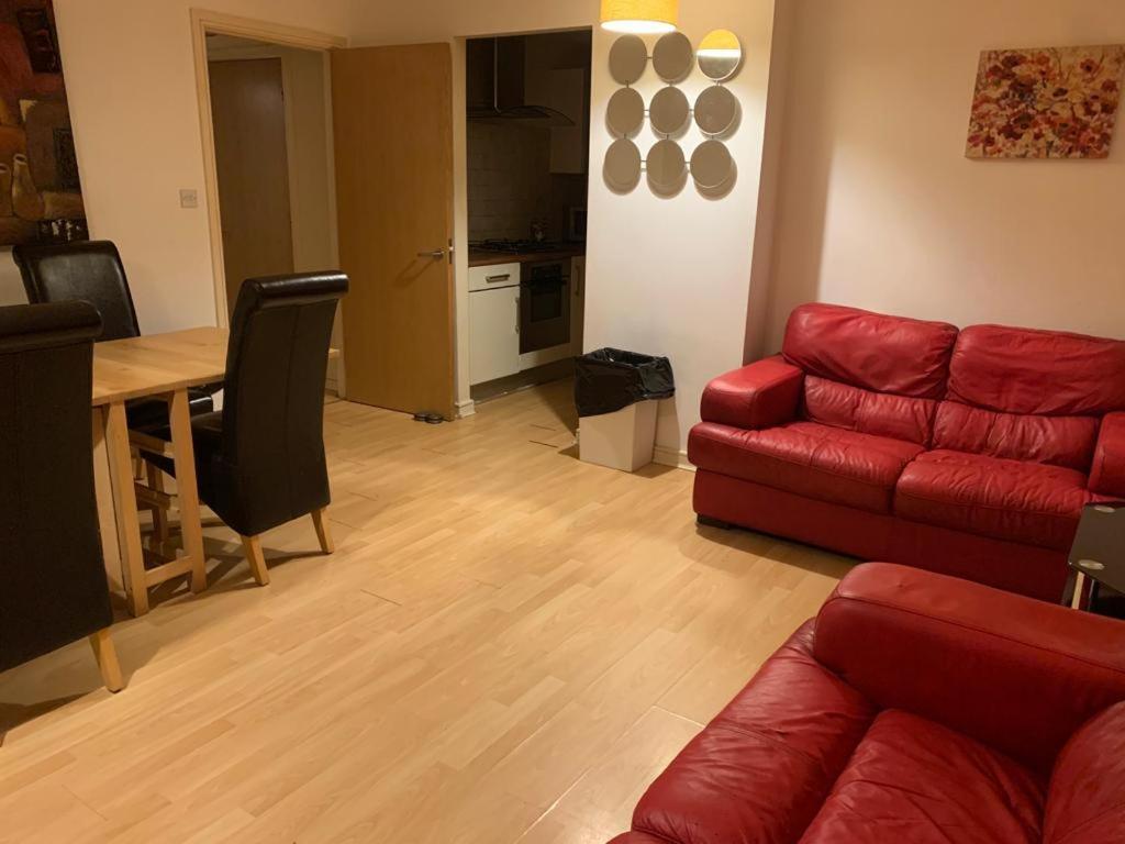 Perfect Airport Apartments *