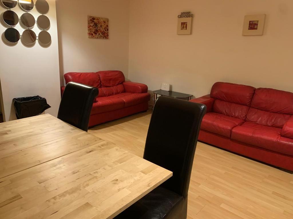 Perfect Airport Apartments Apartment